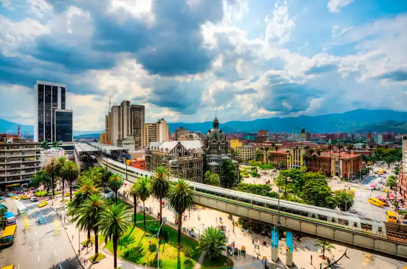 viajaya medellin